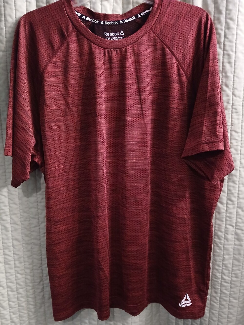 Reebok Men's 2XL Burgundy Short-Sleeve Performance Tee. FF#485